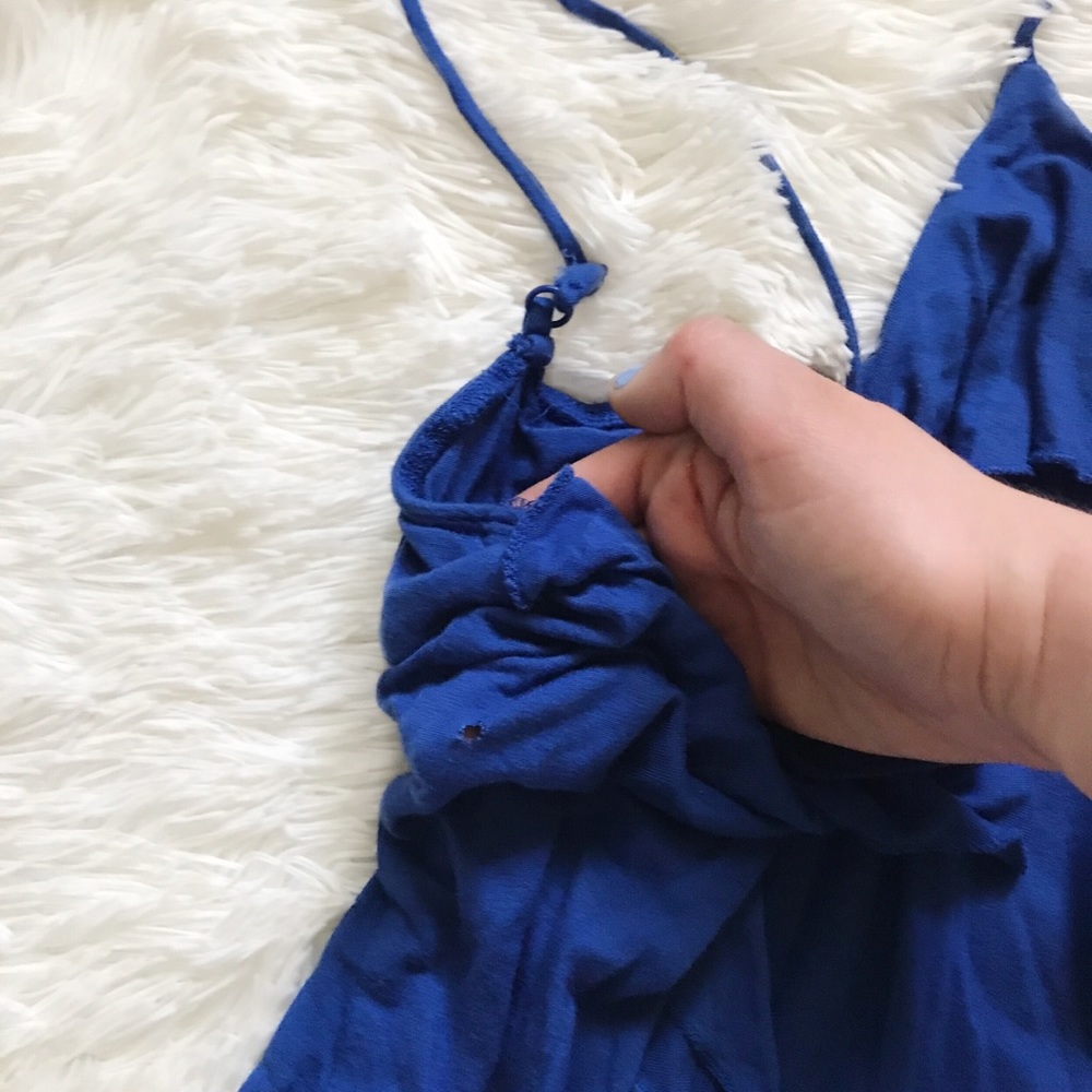 ✨Blue Ruffle Crop Top✨ - Picture 2 of 2